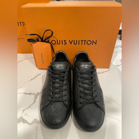 LOUIS VUITTON 1A8QE6 Luxembourg Sneaker embossed monogram mens black size 8